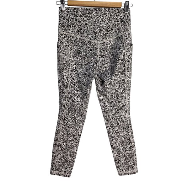 Athleta Leggings Womens Small Black White Salutation Stash Pocket Textured - Picture 3 of 4